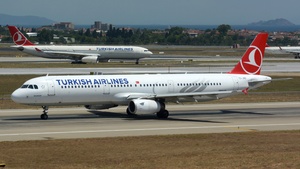 Photo of TC-JRD - Airbus A321-231 operated by Turkish Airlines