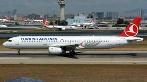 Photo of TC-JRH - Airbus A321-231 operated by Turkish Airlines