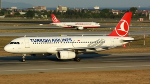 Photo of TC-JPK - Airbus A320-232 operated by Turkish Airlines