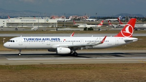 Photo of TC-JSR - Airbus A321-231 operated by Turkish Airlines