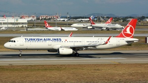 Photo of TC-JSG - Airbus A321-231 operated by Turkish Airlines