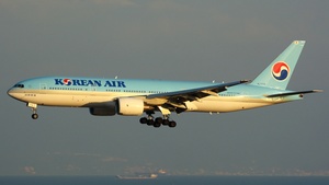 Photo of HL7715 - Boeing 777-2B5(ER) operated by Korean Air