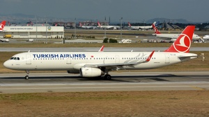 Photo of TC-JSI - Airbus A321-231 operated by Turkish Airlines