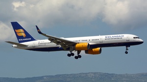 Photo of TF-FIY - Boeing 757-256 operated by Icelandair