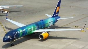 Photo of TF-FIU - Boeing 757-256 operated by Icelandair
