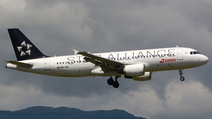 Photo of HB-IJN - Airbus A320-214 operated by Swiss International Air Lines