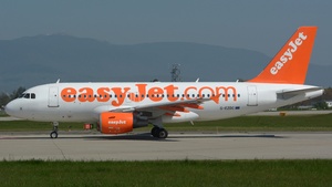 Photo of G-EZDC - Airbus A319-111 operated by easyJet