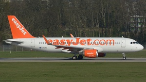 Photo of G-EZWZ - Airbus A320-214 operated by easyJet