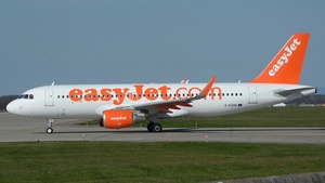 Photo of G-EZOE - Airbus A320-214 operated by easyJet