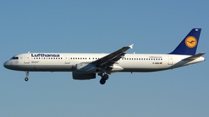 Photo of D-AIRN - Airbus A321-131 operated by Lufthansa