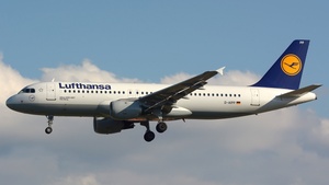 Photo of D-AIPP - Airbus A320-211 operated by Lufthansa