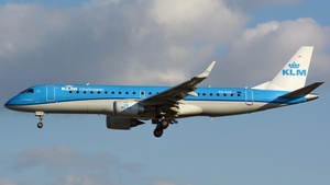 Photo of PH-EXD - Embraer ERJ-190STD operated by KLM Cityhopper