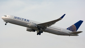 Photo of N668UA - Boeing 767-322(ER) operated by United Airlines