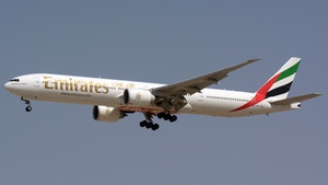 Photo of A6-ENL - Boeing 777-31H(ER) operated by Emirates
