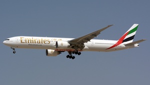 Photo of A6-ENU - Boeing 777-31H(ER) operated by Emirates