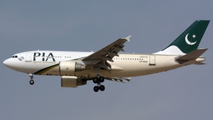 Photo with serial 682 - Airbus A310-324