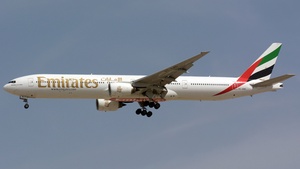 Photo of A6-EMO - Boeing 777-31H operated by Emirates