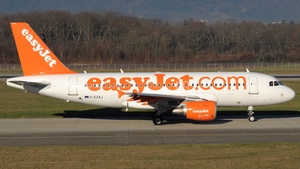 Photo of G-EZAJ - Airbus A319-111 operated by easyJet