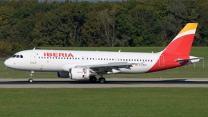 Photo of EC-MCS - Airbus A320-214 operated by Iberia