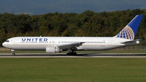 Photo of N643UA - Boeing 767-322(ER) operated by United Airlines