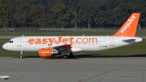 Photo of G-EZUA - Airbus A320-214 operated by easyJet