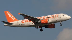 Photo of G-EZBN - Airbus A319-111 operated by easyJet