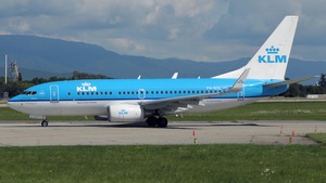 Photo of PH-BGL - Boeing 737-7K2 operated by KLM Royal Dutch Airlines