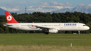 Photo of TC-JMJ - Airbus A321-231 operated by Turkish Airlines