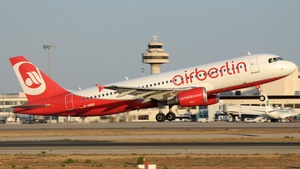 Photo of D-ABDP - Airbus A320-214 operated by Air Berlin