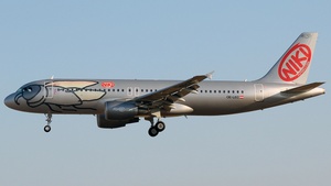Photo of OE-LEC - Airbus A320-214 operated by Niki