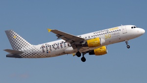 Photo of EC-JZQ - Airbus A320-214 operated by Vueling