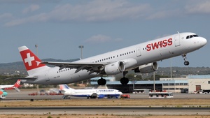 Photo of HB-ION - Airbus A321-212 operated by Swiss International Air Lines