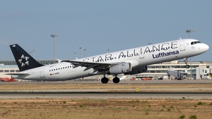 Photo of D-AIRW - Airbus A321-131 operated by Lufthansa