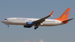 Photo of C-FEAK - Boeing 737-86Q operated by Sunwing Airlines