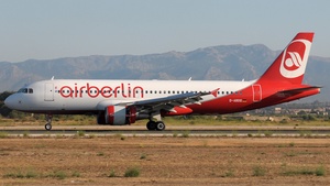 Photo of D-ABDQ - Airbus A320-214 operated by Air Berlin