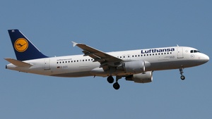 Photo of D-AIZC - Airbus A320-214 operated by Lufthansa
