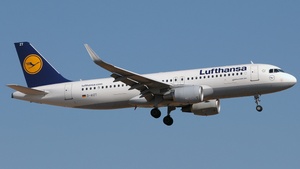 Photo of D-AIZT - Airbus A320-214 operated by Lufthansa