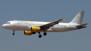 Photo of EC-HQI - Airbus A320-214 operated by Vueling