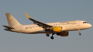 Photo of EC-MAO - Airbus A320-214 operated by Vueling