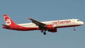 Photo of D-ALSB - Airbus A321-211 operated by Air Berlin