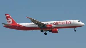 Photo of D-ALSC - Airbus A321-211 operated by Air Berlin