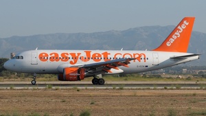 Photo of G-EZAI - Airbus A319-111 operated by easyJet