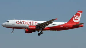 Photo of D-ABFE - Airbus A320-214 operated by Air Berlin