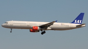 Photo of OY-KBB - Airbus A321-232 operated by SAS Scandinavian Airlines