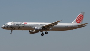 Photo of OE-LEZ - Airbus A321-211 operated by Niki