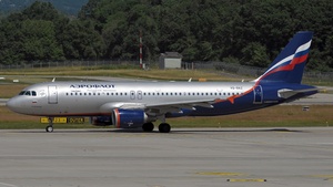 Photo of VQ-BAZ - Airbus A320-214 operated by Aeroflot