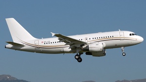 Photo of OE-LOV - Airbus A319-115(CJ) operated by Tyrolean Jet Service