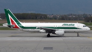 Photo of EI-DSF - Airbus A320-216 operated by Alitalia