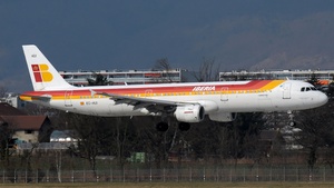 Photo of EC-HUI - Airbus A321-212 operated by Iberia