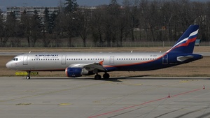 Photo of VP-BUP - Airbus A321-211 operated by Aeroflot